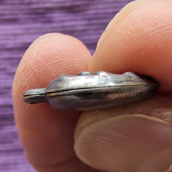 Antique sterling silver puffed heart charm - Picture 3 of 5